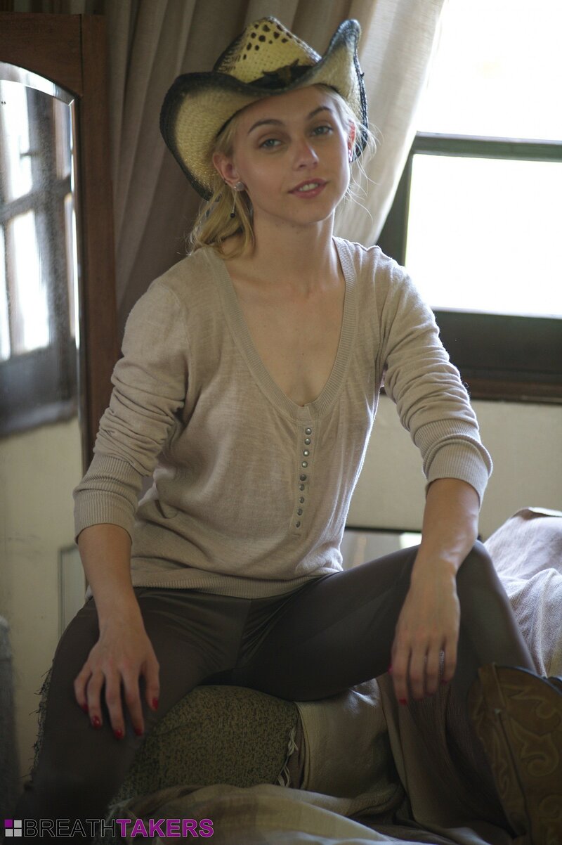 Инна, 23 года, 1 размер груди